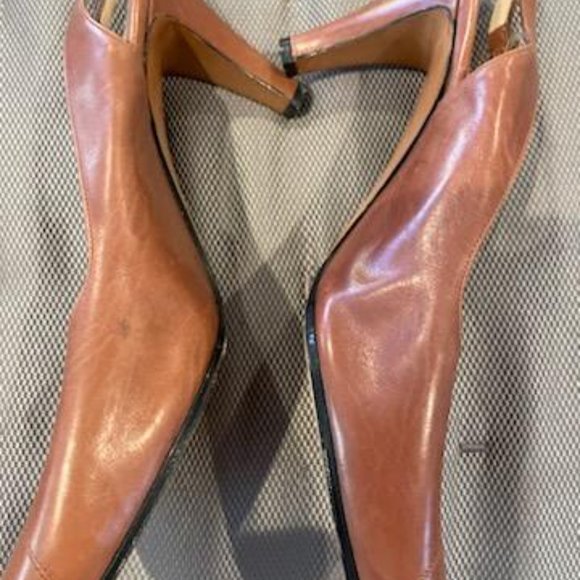 Salvatore Ferragamo Size 8 - Picture 7 of 10